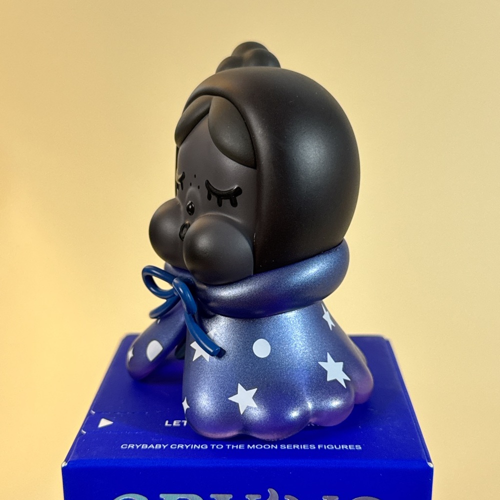 Crybaby Crying to the Moon • Half Moon • POPMART - Picture 3 of 10